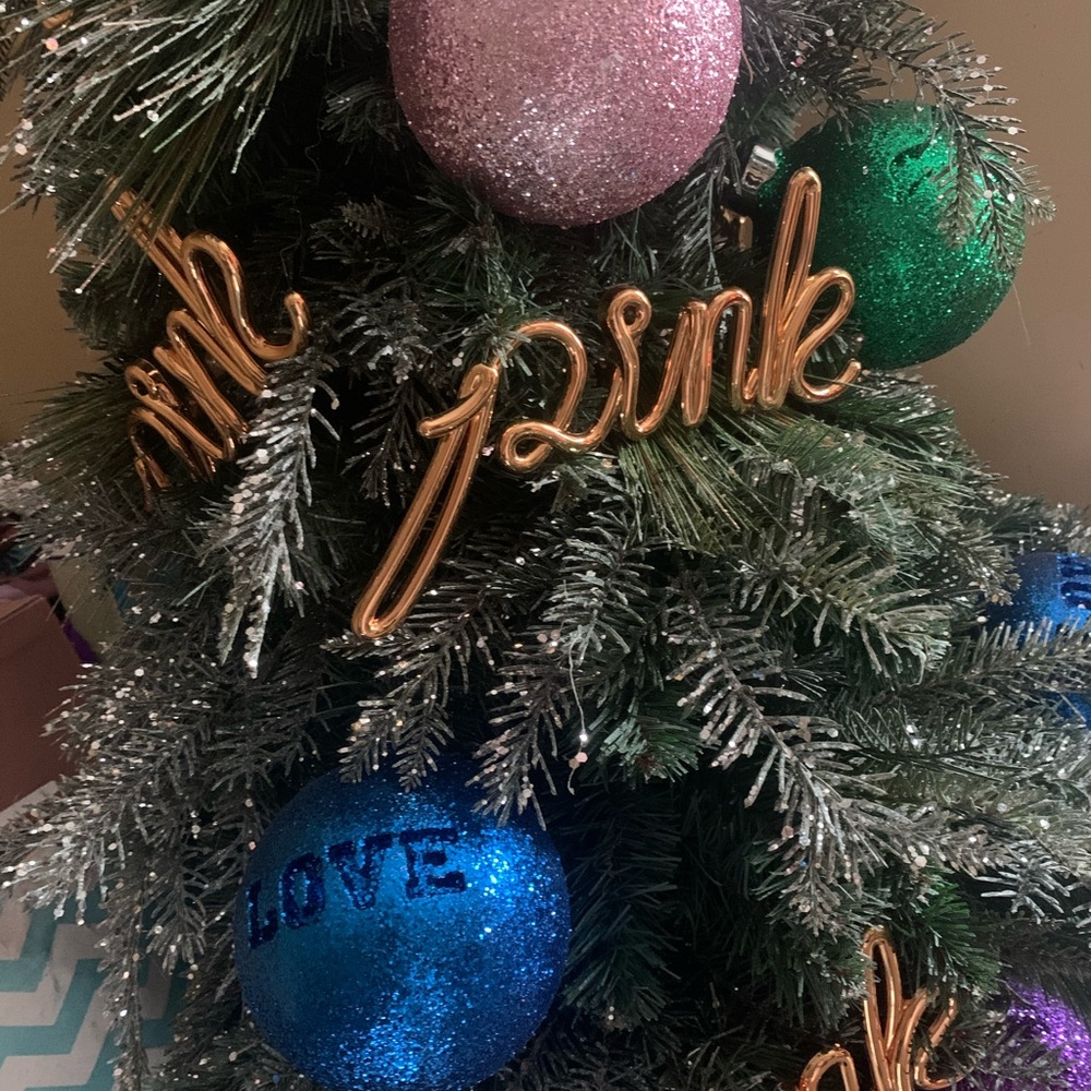 PINK Christmas tree. Victoria secret.